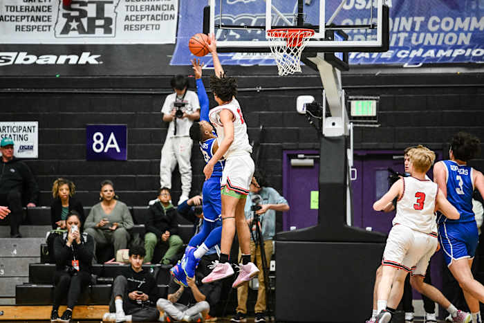 Lincoln Gresham 6A Oregon boys basketball quarterfinal Naji Saker -46